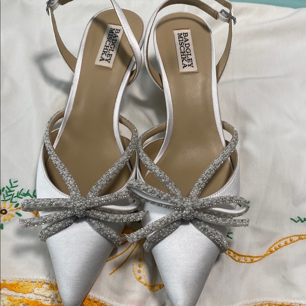 Badgley Mischka White Satin Pointed Toe Slingback Heels with Crystal Bow Accent - Picture 8 of 13
